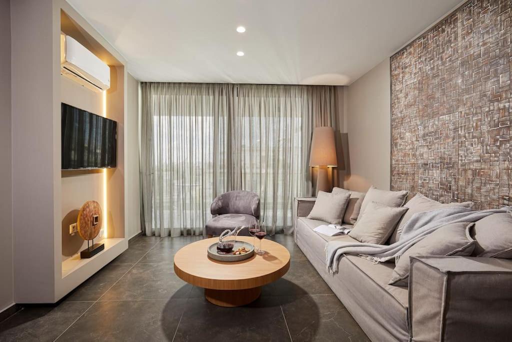 Cw Athens Riviera Suite Exterior photo
