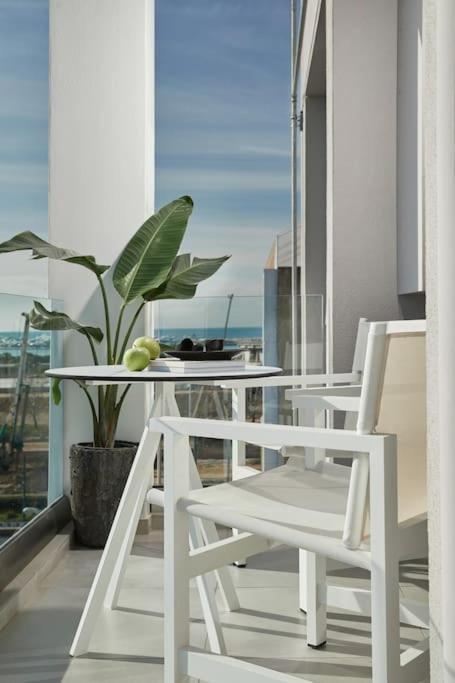 Cw Athens Riviera Suite Exterior photo