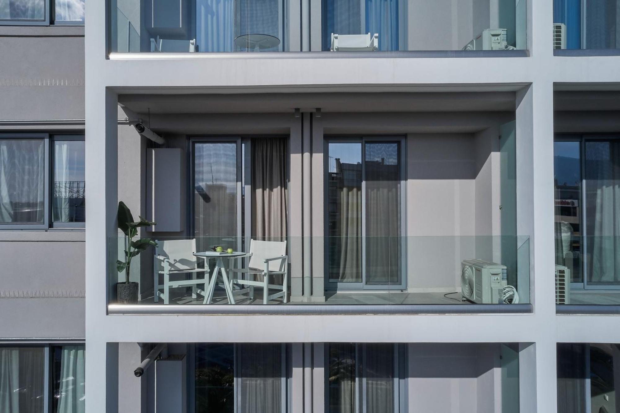 Cw Athens Riviera Suite Exterior photo