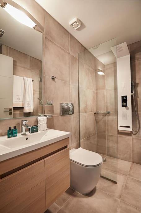 Cw Athens Riviera Suite Exterior photo